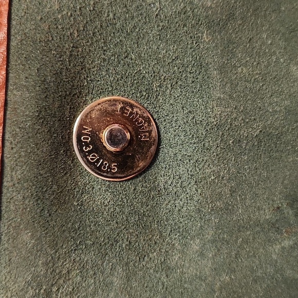 Dooney & Bourke All-Weather green/tan leather shoulder bag - Picture 5 of 14